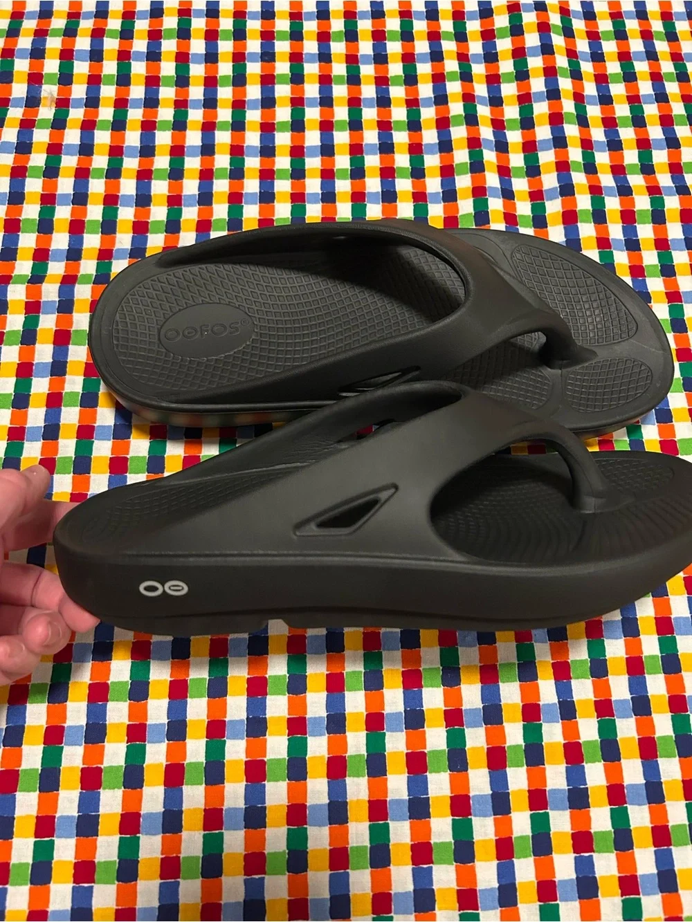 NWOT OOFOS  Men’s Black Foam Flip Flops 10